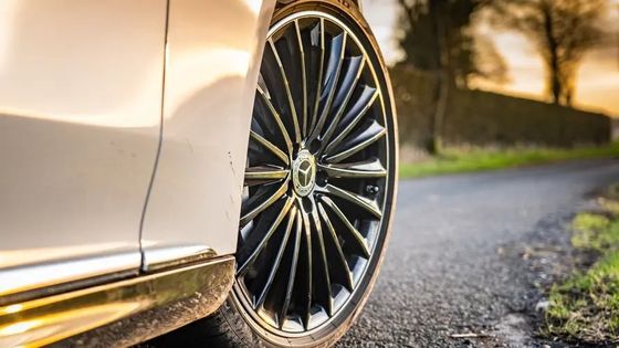 Najbardziej atrakcyjny samochód elektryczny Mercedes-Benz EQE 300 Sedan 525km zasięg 180kw/245P.s moc w 210kmph prędkość maksymalna