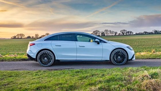 Najbardziej atrakcyjny samochód elektryczny Mercedes-Benz EQE 300 Sedan 525km zasięg 180kw/245P.s moc w 210kmph prędkość maksymalna