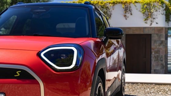 Całkowicie nowy, całkowicie elektryczny MINI Aceman SE bateria 54,2kwh z silnym silnikiem 215hp i 330Nm 7,1s przyspieszenie 0-100km/h