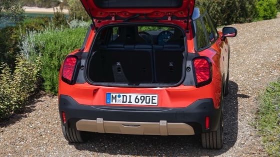 Całkowicie nowy, całkowicie elektryczny MINI Aceman SE bateria 54,2kwh z silnym silnikiem 215hp i 330Nm 7,1s przyspieszenie 0-100km/h