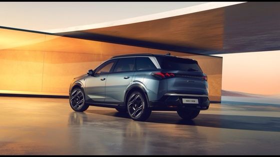 Przedsprzedaż 2024 Peugeot E-5008 SUV 500km zasięg Topping 326 KM (240 KW) Podwójny silnik AWD czysto elektryczny pojazd