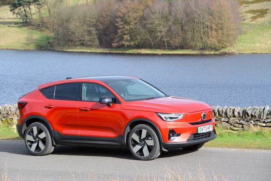 EV Volvo EC40 Ultimate Twin Motor z WLTP 326Miles 4,7sec przyspieszenie 0-62mph 408hp silnik konny