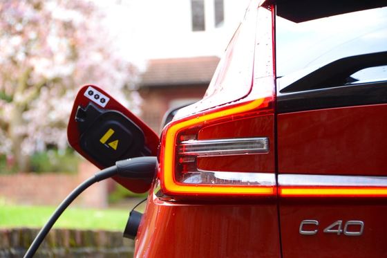 EV Volvo EC40 Ultimate Twin Motor z WLTP 326Miles 4,7sec przyspieszenie 0-62mph 408hp silnik konny