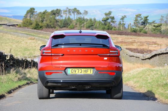 EV Volvo EC40 Ultimate Twin Motor z WLTP 326Miles 4,7sec przyspieszenie 0-62mph 408hp silnik konny