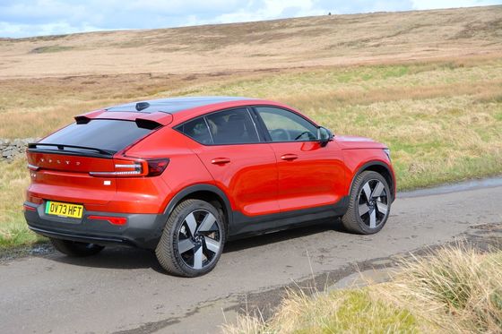 EV Volvo EC40 Ultimate Twin Motor z WLTP 326Miles 4,7sec przyspieszenie 0-62mph 408hp silnik konny