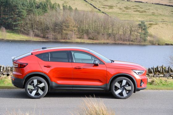 EV Volvo EC40 Ultimate Twin Motor z WLTP 326Miles 4,7sec przyspieszenie 0-62mph 408hp silnik konny