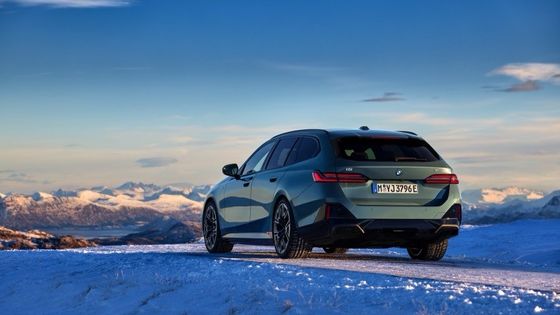 Najnowszy elektryczny samochód z akumulatorem o mocy 84,4 kWh, zasięg 329 mil, 335 KM i 430 Nm przy BMW i5 Touring eDrive40 z jedną prędkością RWD