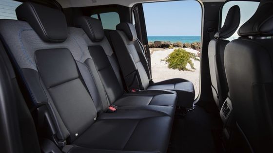 Komfortowa pozycja kierowcy i praktyczna kabina z dobrą ceną Nissan Townstar MPV Pure Ev z WLTP 285km