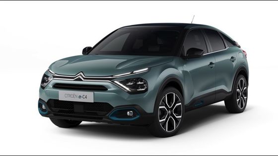 Przyzwoity napęd E-C4 Citroena z mocą 115kw (156ps) Przy maksymalnej prędkości 150km/h Bateria litowo-jonowa 54kwh