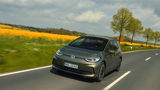 Klasyczny i najnowszy samochód elektryczny Volkswagen ID 3 PRO WLTP 434km zakres 150kw (204P.s) Moc silnika7,6s przyspieszenie 0-100km/h