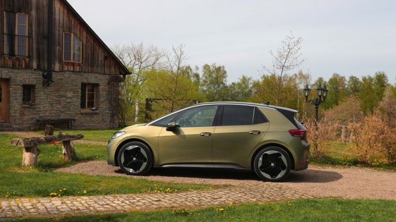 Klasyczny i najnowszy samochód elektryczny Volkswagen ID 3 PRO WLTP 434km zakres 150kw (204P.s) Moc silnika7,6s przyspieszenie 0-100km/h