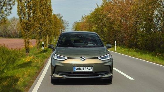 Klasyczny i najnowszy samochód elektryczny Volkswagen ID 3 PRO WLTP 434km zakres 150kw (204P.s) Moc silnika7,6s przyspieszenie 0-100km/h