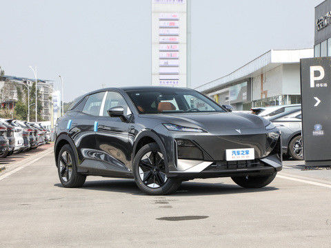 Najnowszy HUAWEI System DEEPAL S07 2024 EREV z 121 km CLTC0.5h Szybkie ładowanie 175kW Maksymalna moc 320N.m Tork