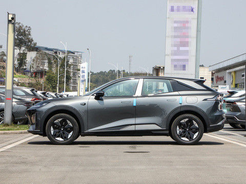 Najnowszy HUAWEI System DEEPAL S07 2024 EREV z 121 km CLTC0.5h Szybkie ładowanie 175kW Maksymalna moc 320N.m Tork