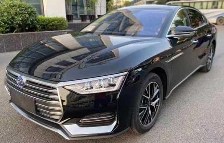 BYD E9 Duże samochody elektryczne Luksusowy sedan Kierownica z lewej strony 185 km / h Zasięg 506 km