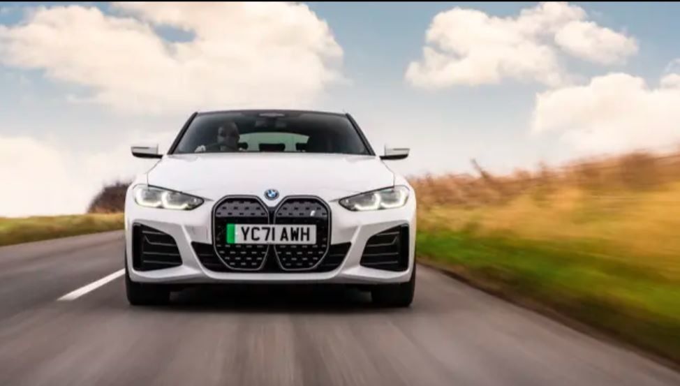 Najnowsze i z napędem na wszystkie koła BMW i4 z podwójnym silnikiem elektrycznym power&hatchback available trunk