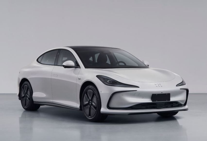 Pre-sale Zhiji L6 Pure Electric 4-drzwiowy Sedan Silnik 216kw Z Pół Spoke Steeling Koło Nowy samochód energetyczny