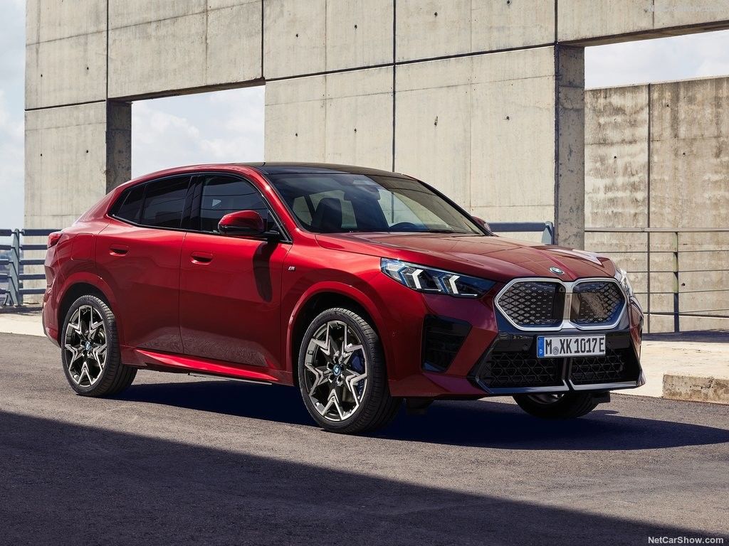 Gorąca sprzedaż Długodystansowy samochód elektryczny 2024 dla BMW IX2 449Km