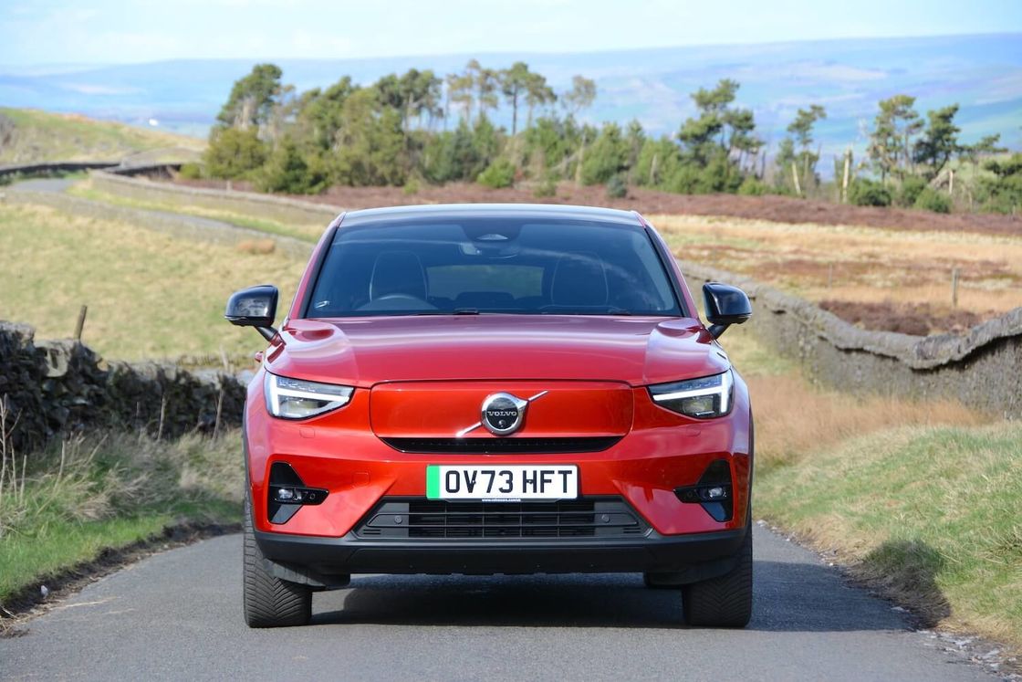 EV Volvo EC40 Ultimate Twin Motor z WLTP 326Miles 4,7sec przyspieszenie 0-62mph 408hp silnik konny