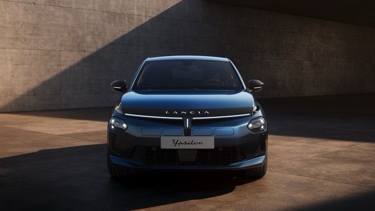 Pierwszy samochód elektryczny Lancie Ypsilon z silnikiem z przodu o mocy 154 koni i 260 Nm.