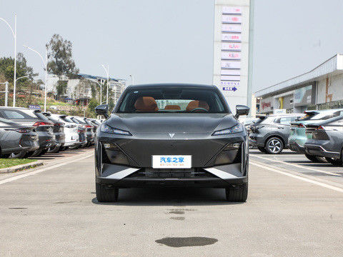 Najnowszy HUAWEI System DEEPAL S07 2024 EREV z 121 km CLTC0.5h Szybkie ładowanie 175kW Maksymalna moc 320N.m Tork